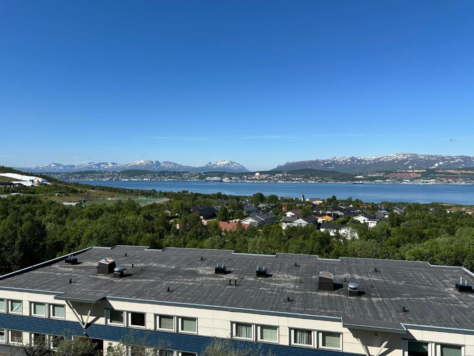 Miracle Tromso, Cozy Double Bed Private Room In A Shared Apartment With Stunning Tromso Views Exterior foto